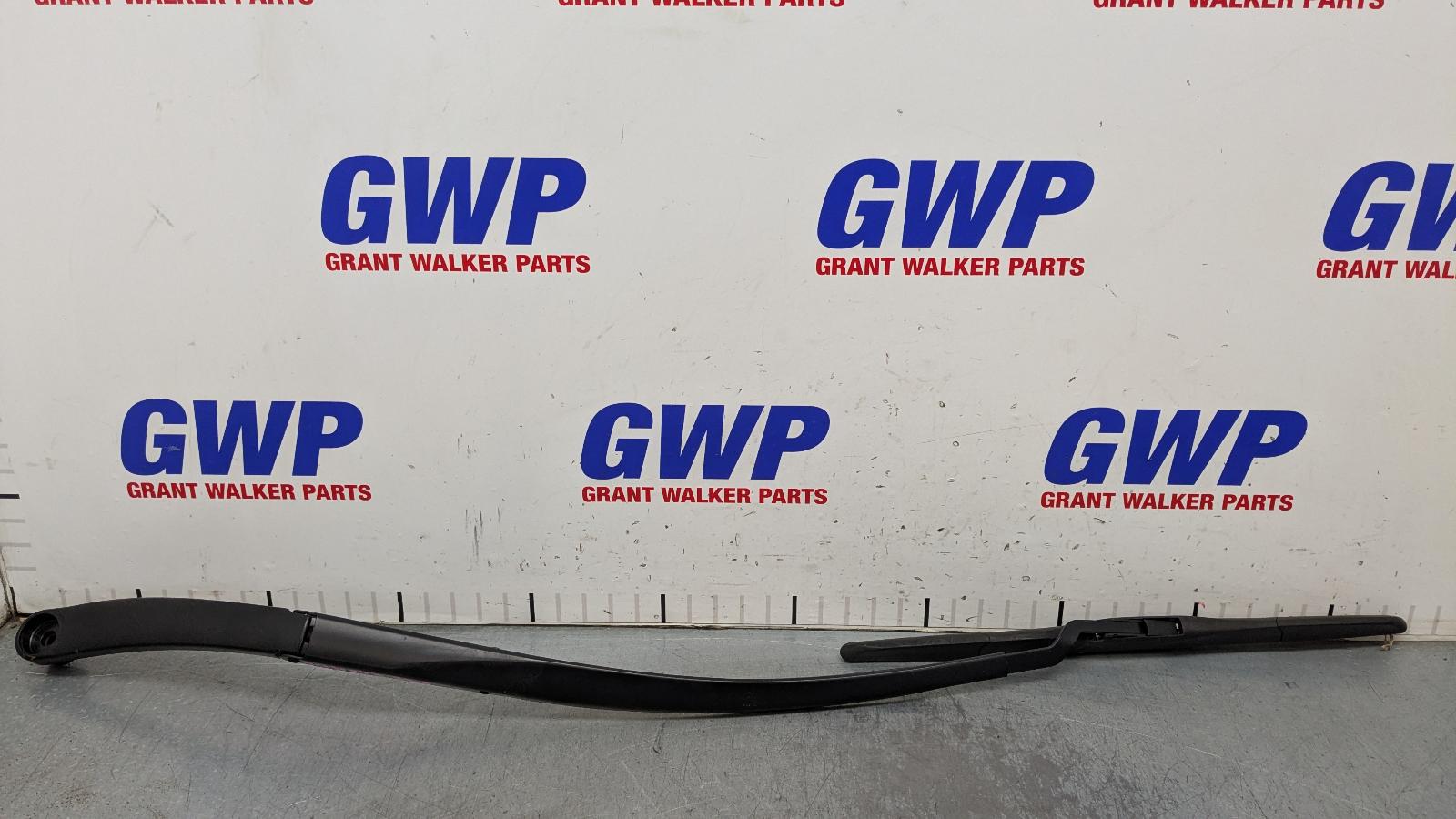 View Auto part Wiper Arm Hyundai Santa Fe 2021
