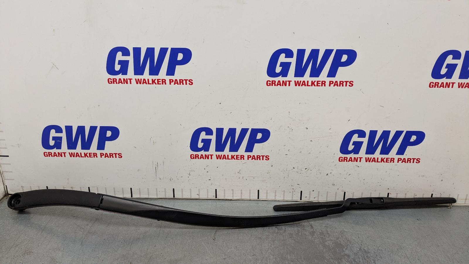 View Auto part Wiper Arm Hyundai Santa Fe 2021