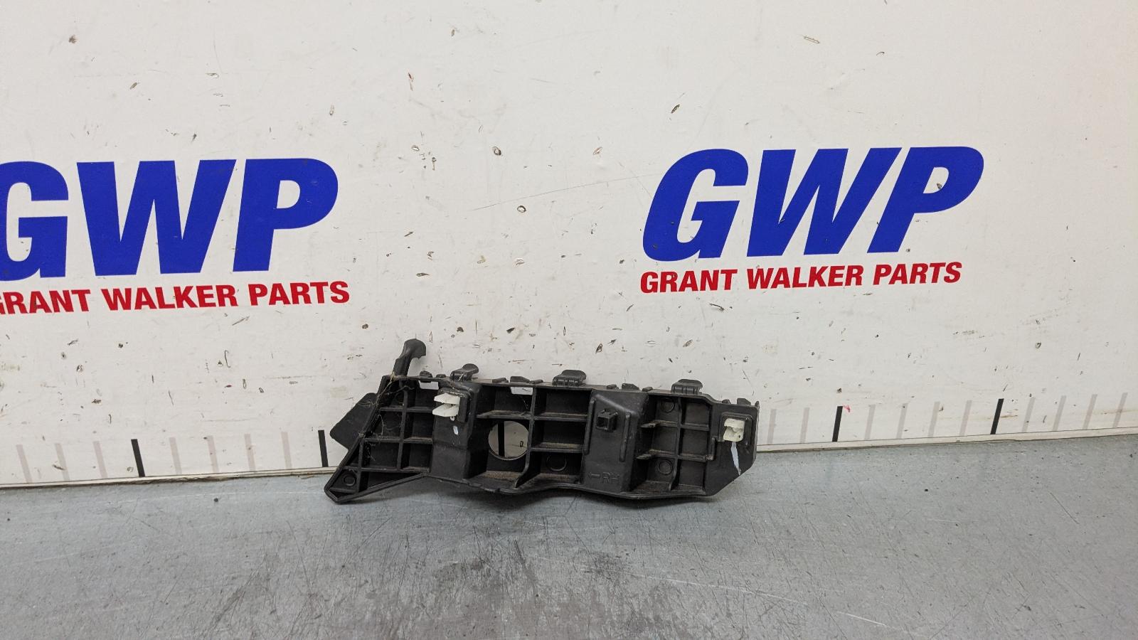 View Auto part F/Bar Reinforc/Brack Hyundai Santa Fe 2021