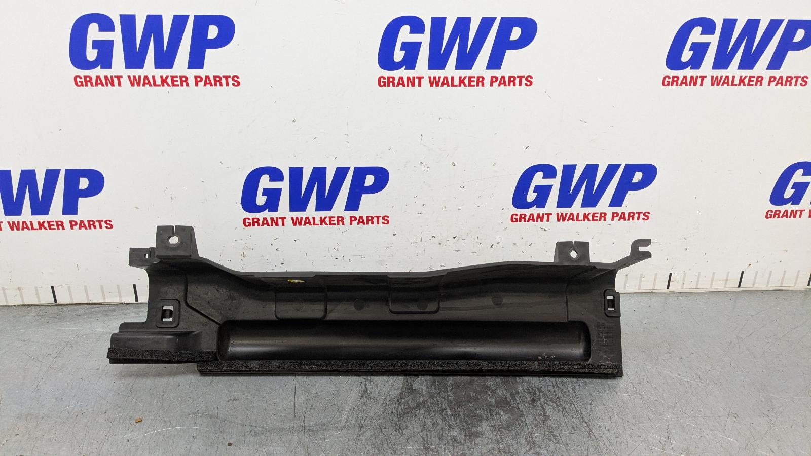 View Auto part Radiator Support Hyundai Santa Fe 2021