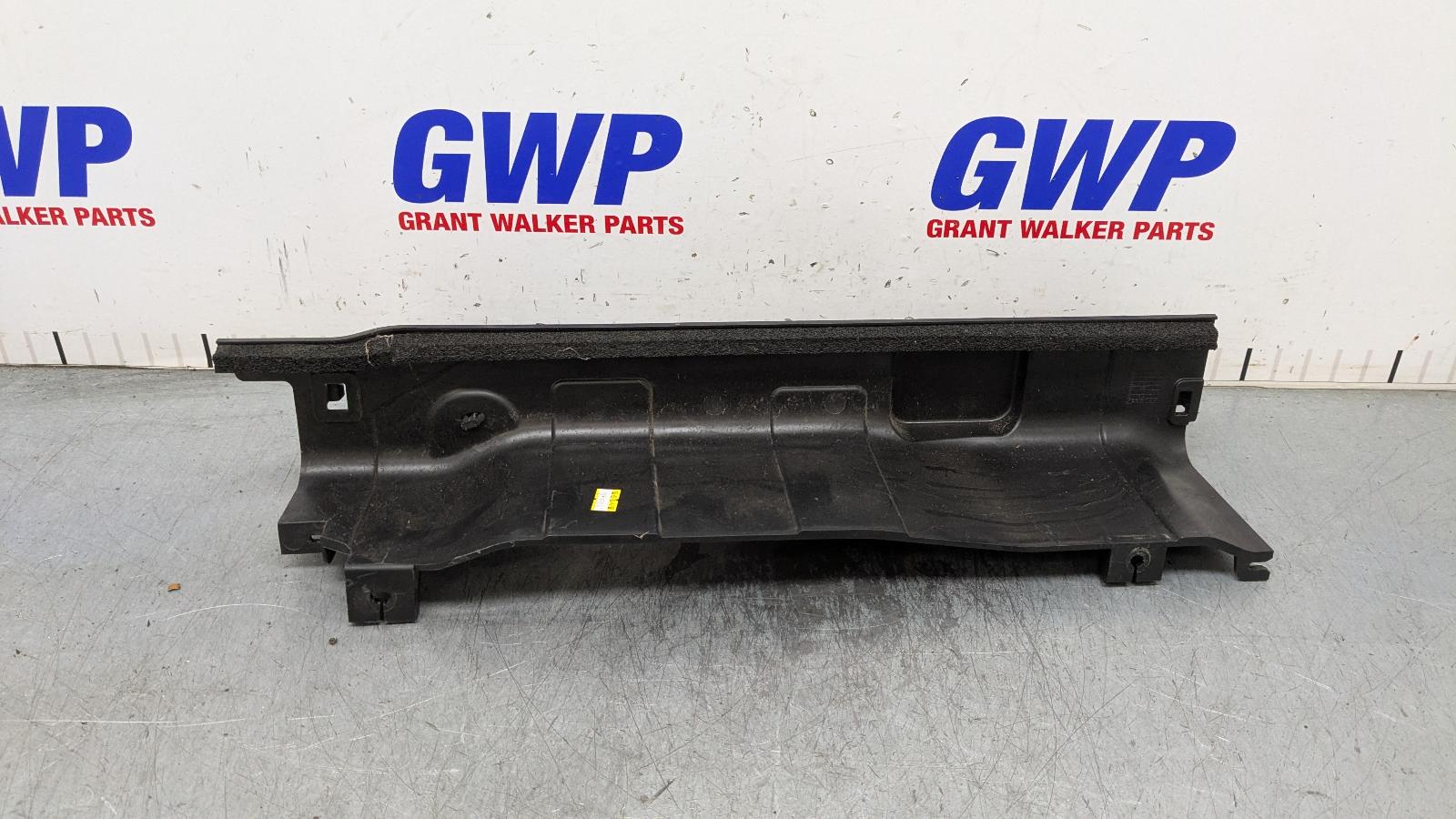 View Auto part Radiator Support Hyundai Santa Fe 2021
