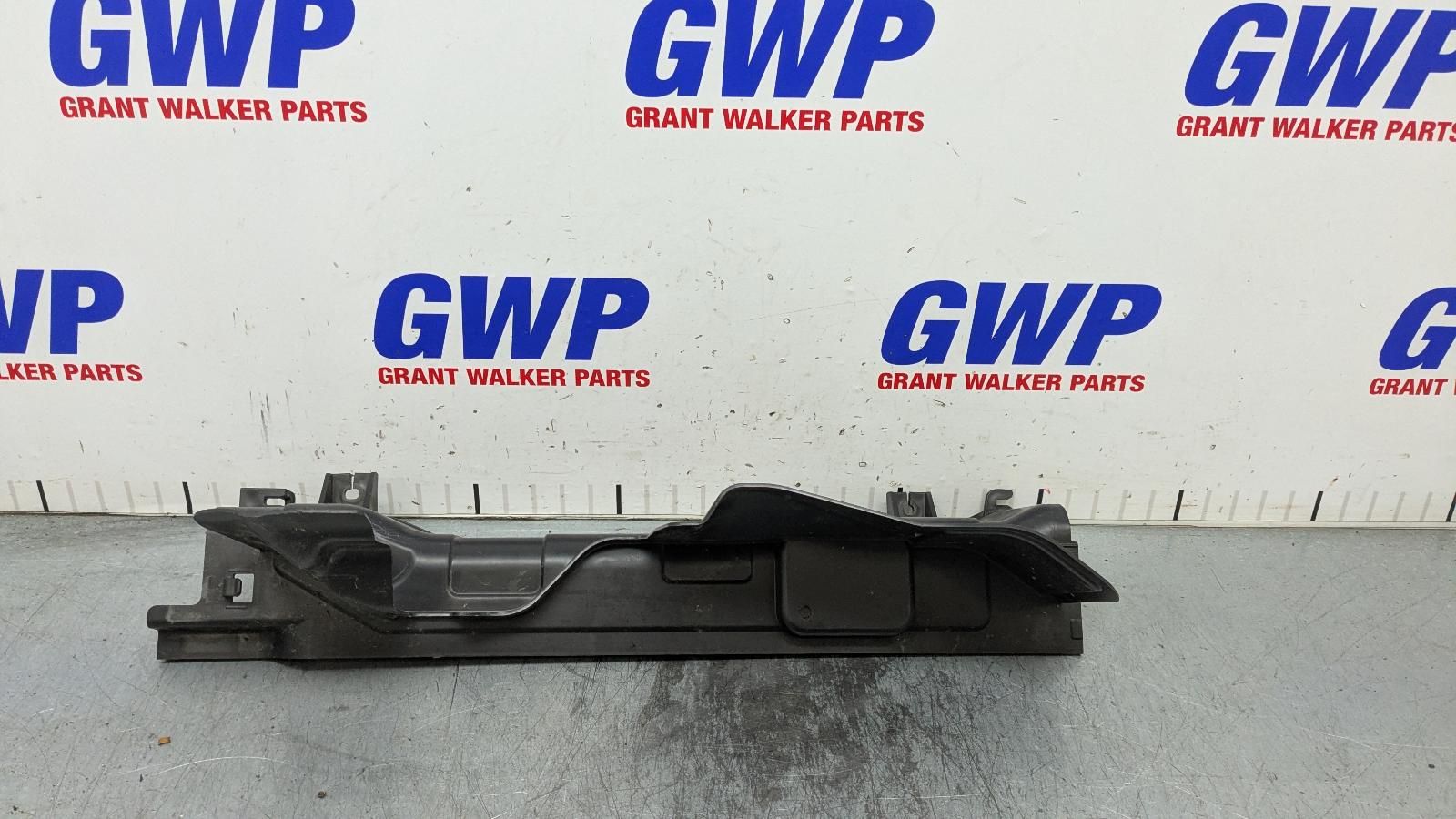 View Auto part Radiator Support Hyundai Santa Fe 2021