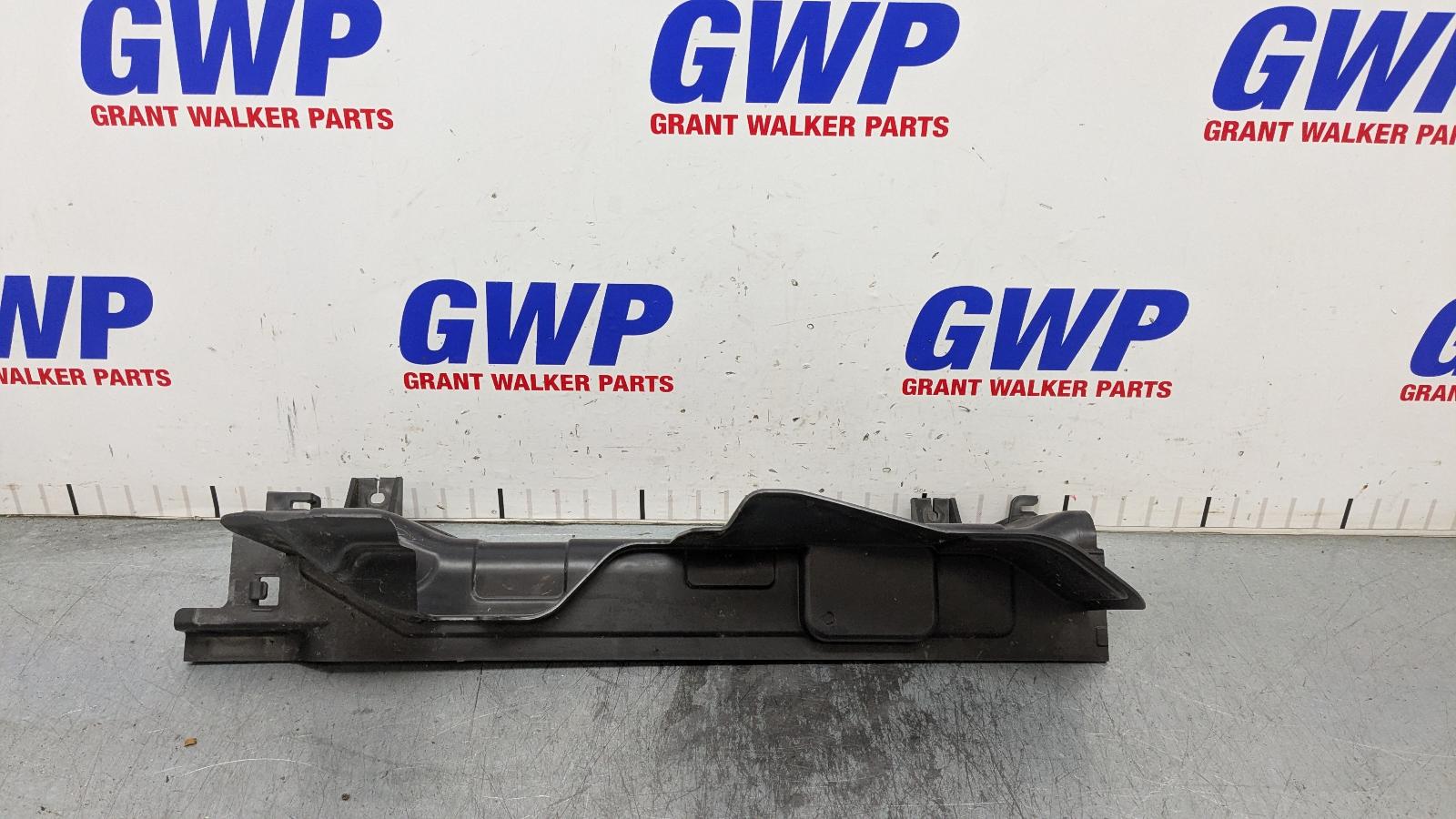 View Auto part Radiator Support Hyundai Santa Fe 2021