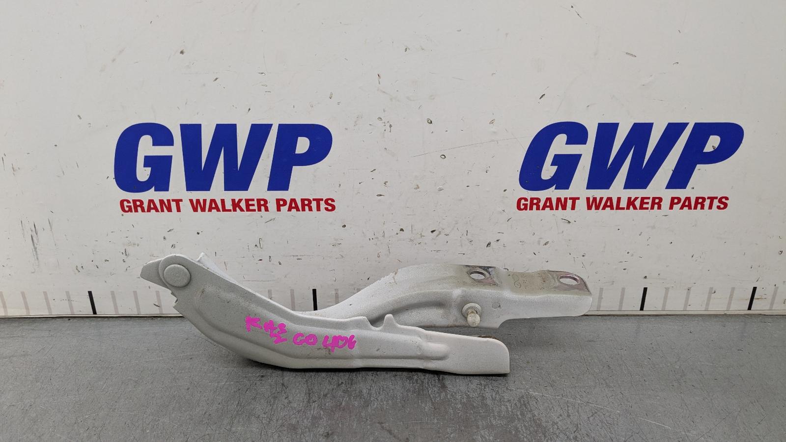 2021 Hyundai Santa Fe Bonnet Hinge/Strut View Auto part Bonnet Hinge/Strut Hyundai Santa Fe 2021