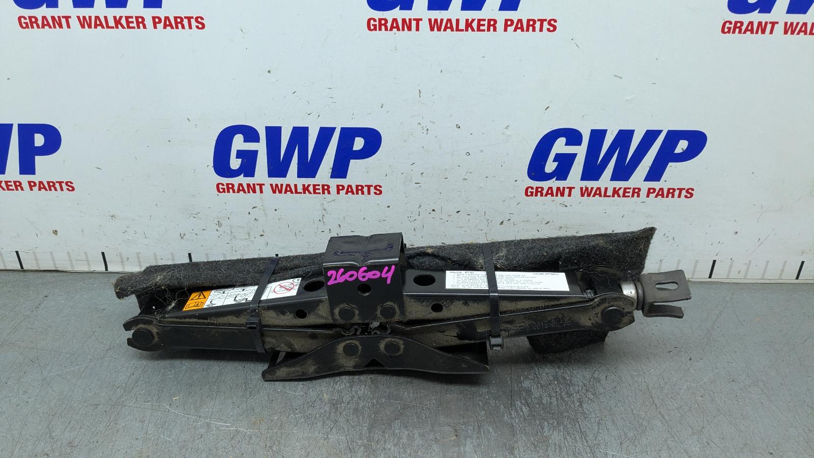 2018 Mazda Bt50 Jack/Tool Kit View Auto part Jack/Tool Kit Mazda Bt50 2018