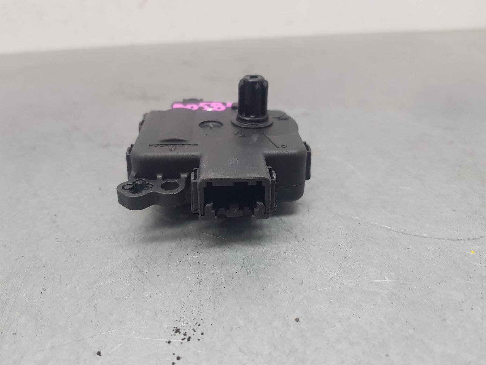 View Auto part Blend Door Actuator Ford Mondeo 2015
