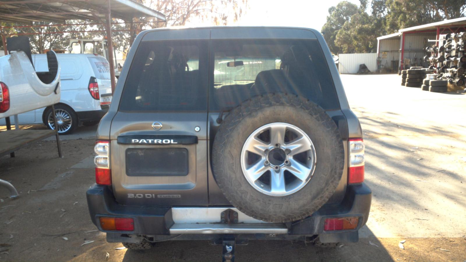 Door Trim Patrol Nissan 2003