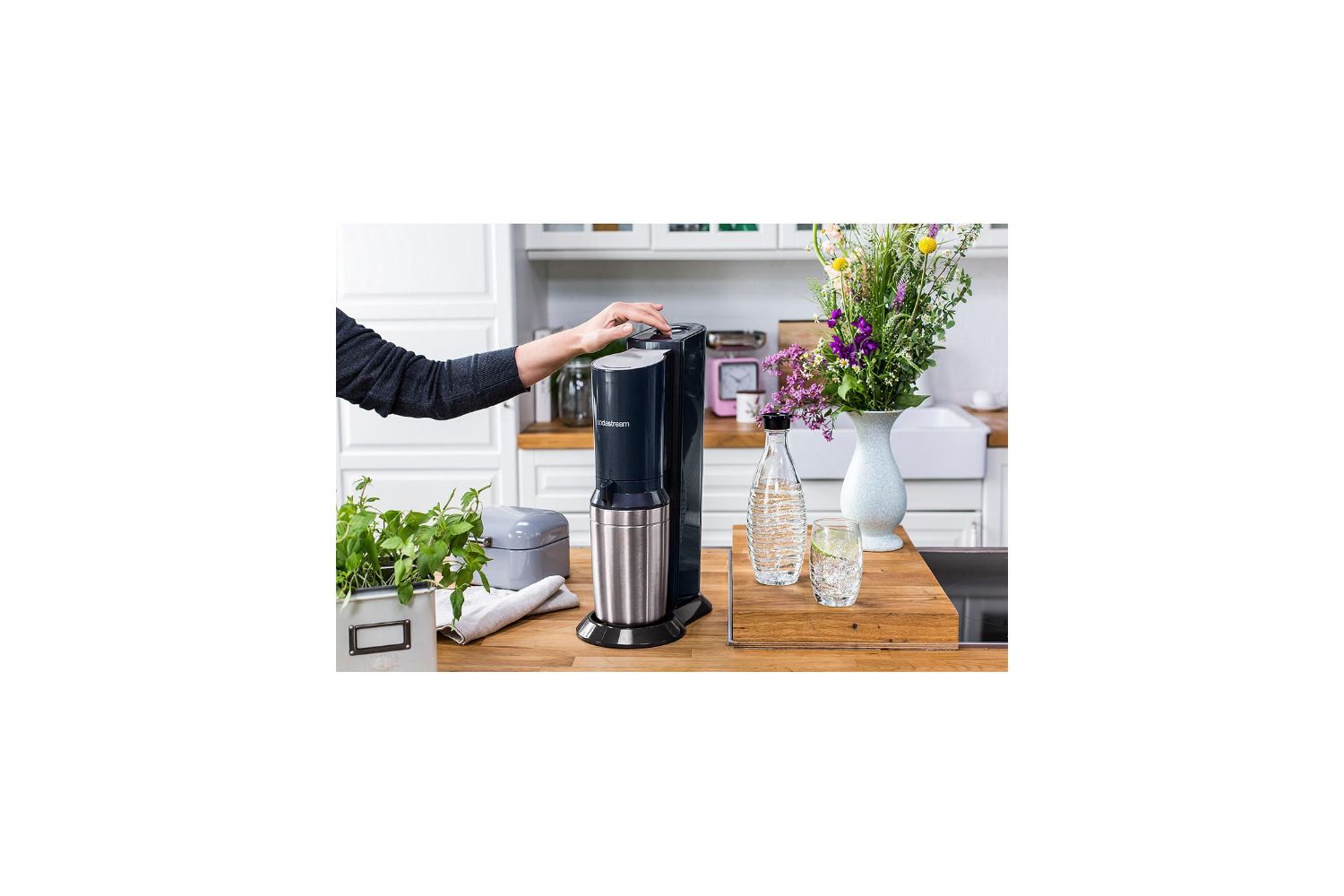 SodaStream Crystal Sparkling Water Maker | Black