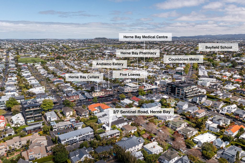  at 2/7 Sentinel Road, Herne Bay, Auckland