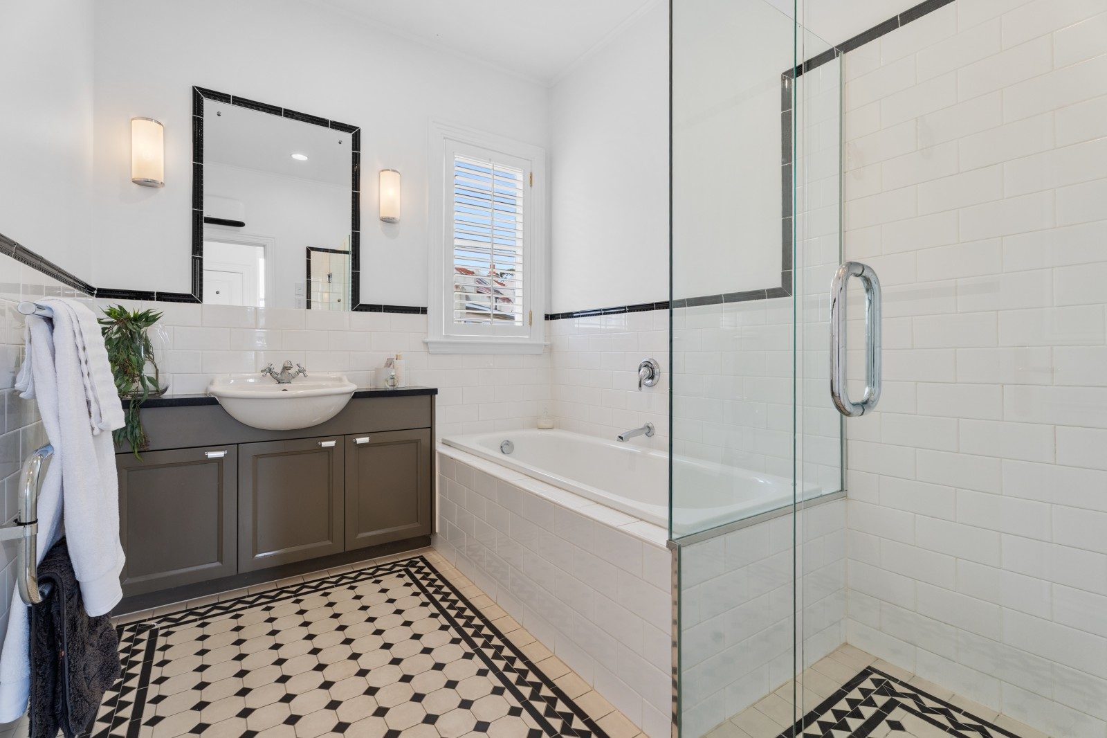  at 1AL George Street, Newmarket, Auckland