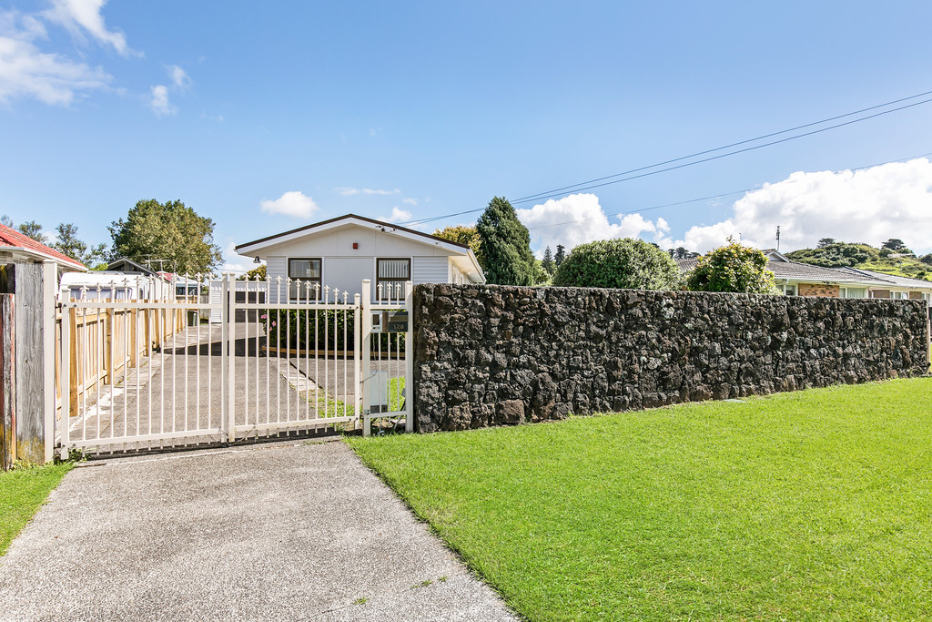 Free property data for 120 Coronation Road, Mangere Bridge, Auckland
