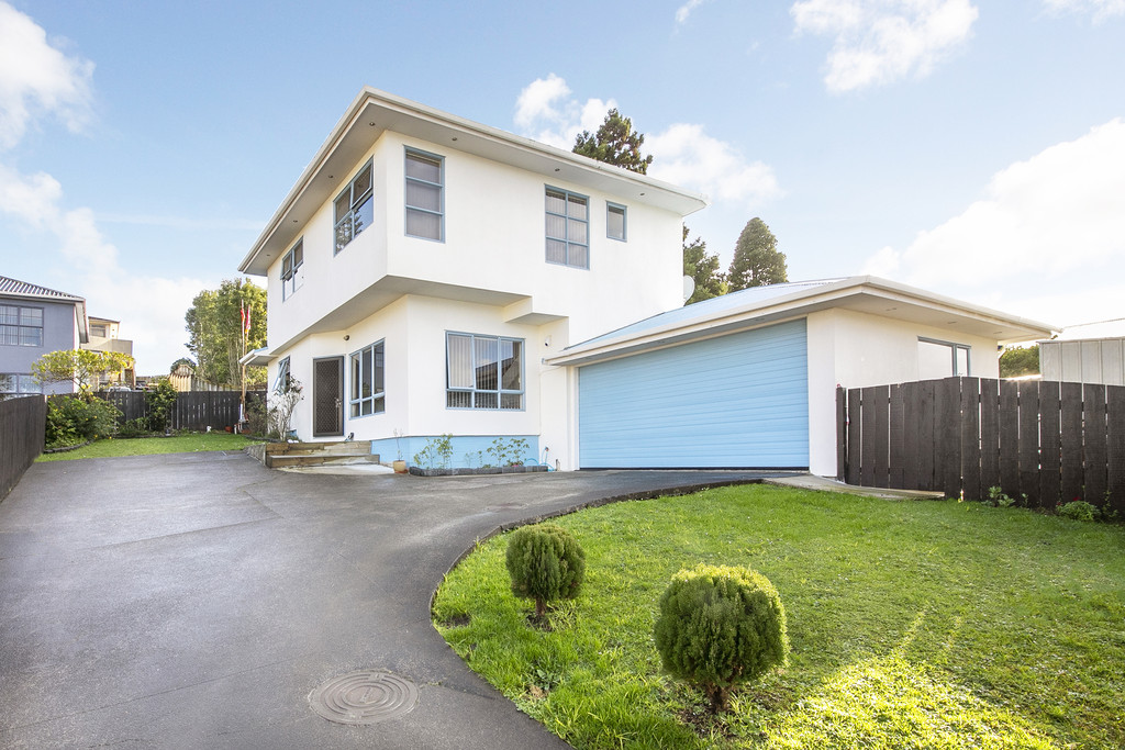 Free property data for 2/30 Mountain Road, Mangere Bridge, Auckland