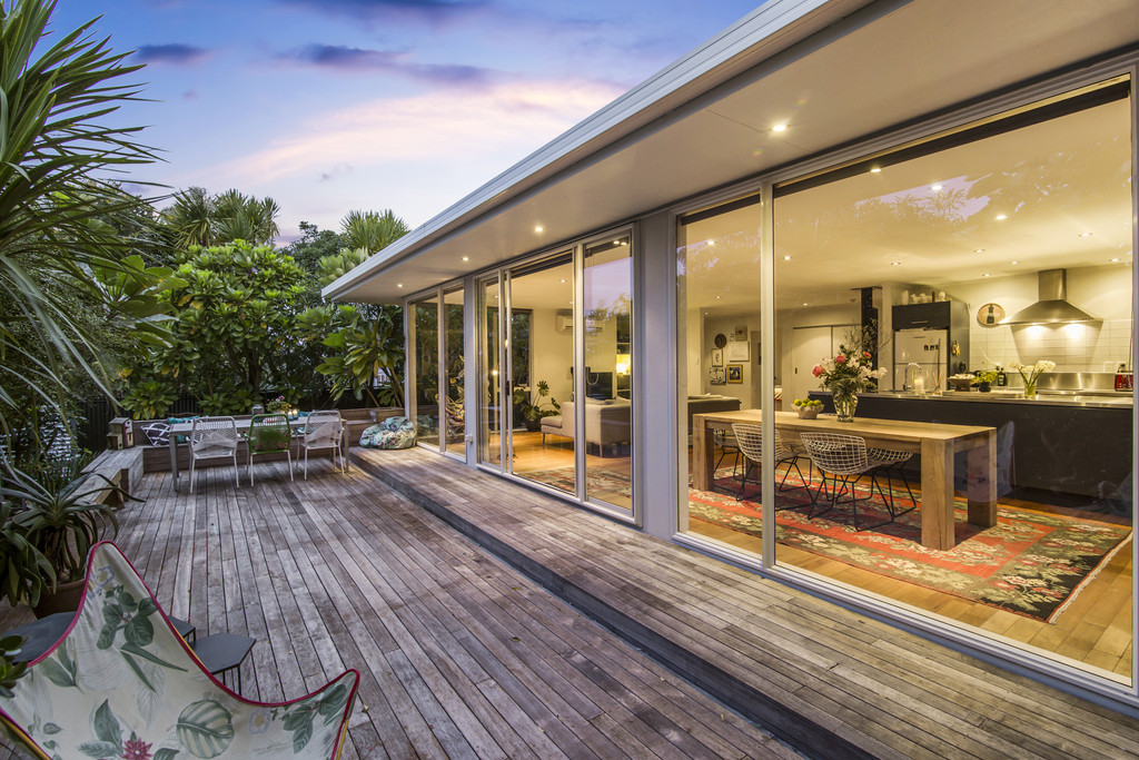 Free property data for 46 Haverstock Road, Sandringham, Auckland