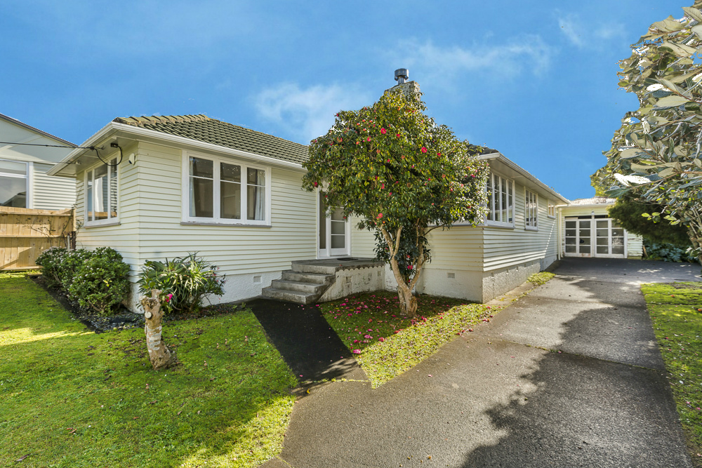 Recently sold 15 Waione Avenue, Te Atatu Peninsula, Auckland homes