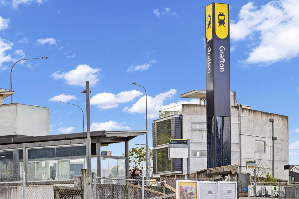  at 8C Arotau Place, Grafton, Auckland