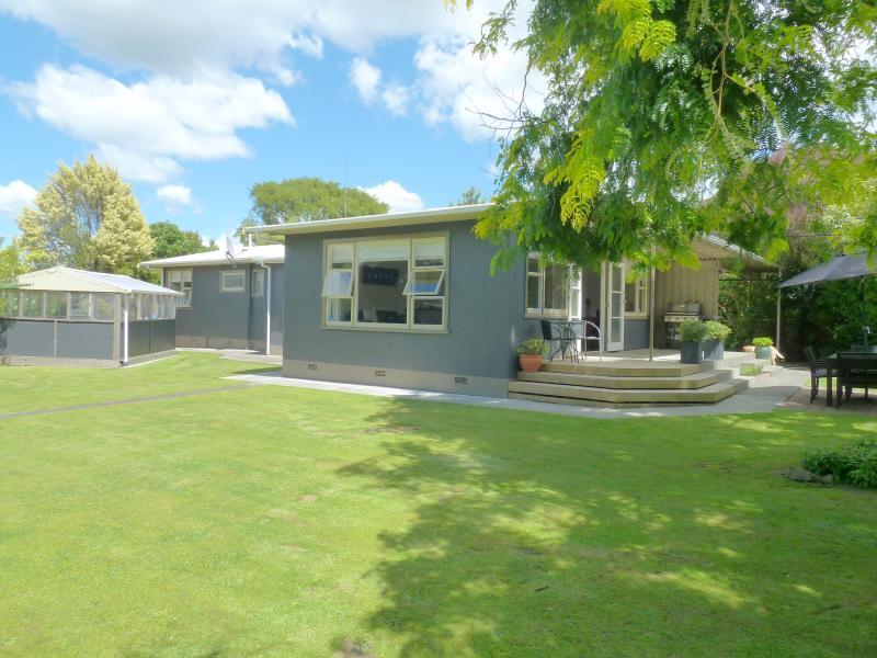 Free property data for 53A West Street, Feilding homes.co.nz