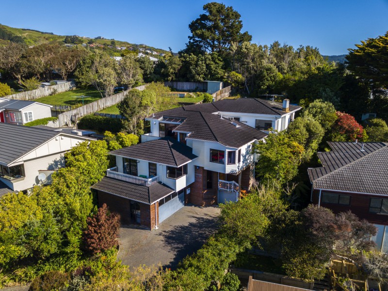 Free property data for 8 Kowhai Street, Tawa, Wellington homes.co.nz