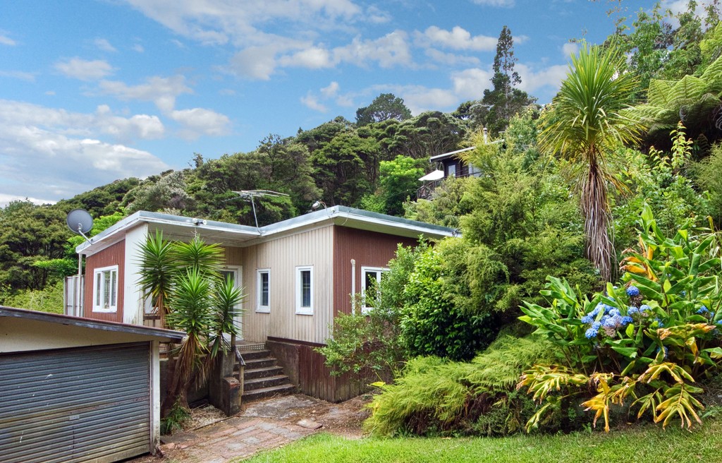 Free property data for 749 South Titirangi Road, Titirangi, Auckland