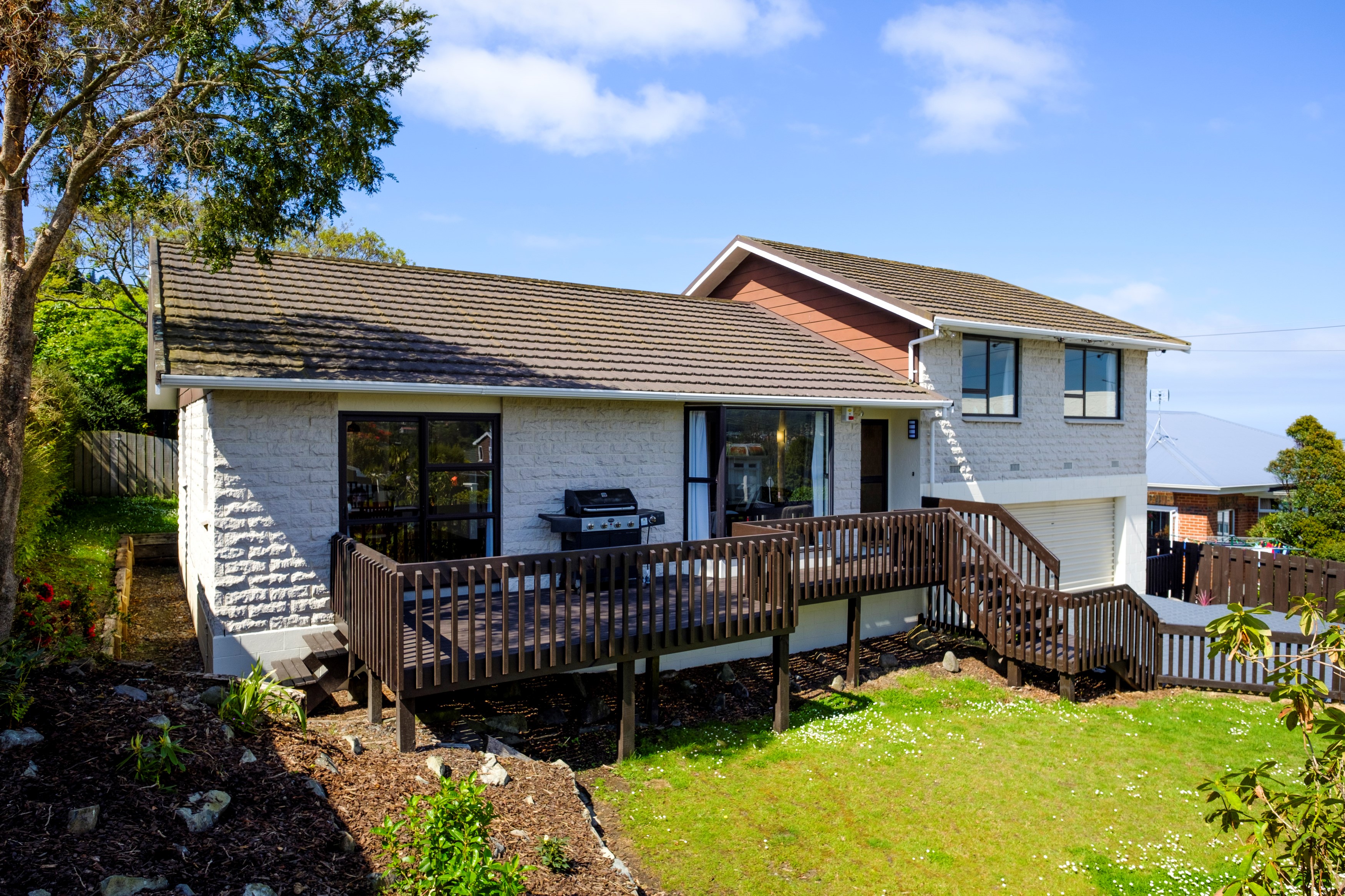Free property data for 92 Signal Hill Road, Opoho, Dunedin homes.co.nz