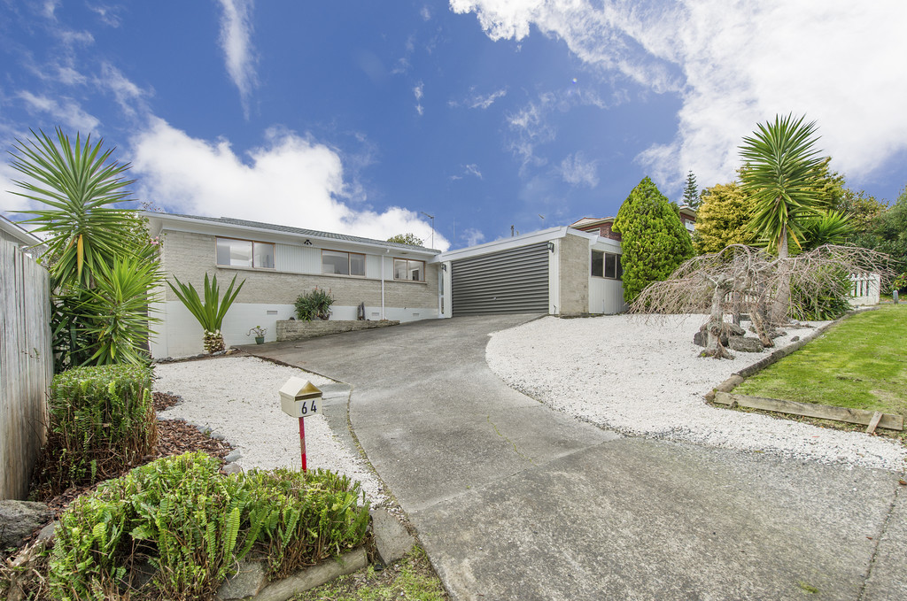 Recently sold 64 Evelyn Road, Cockle Bay, Auckland homes.co.nz