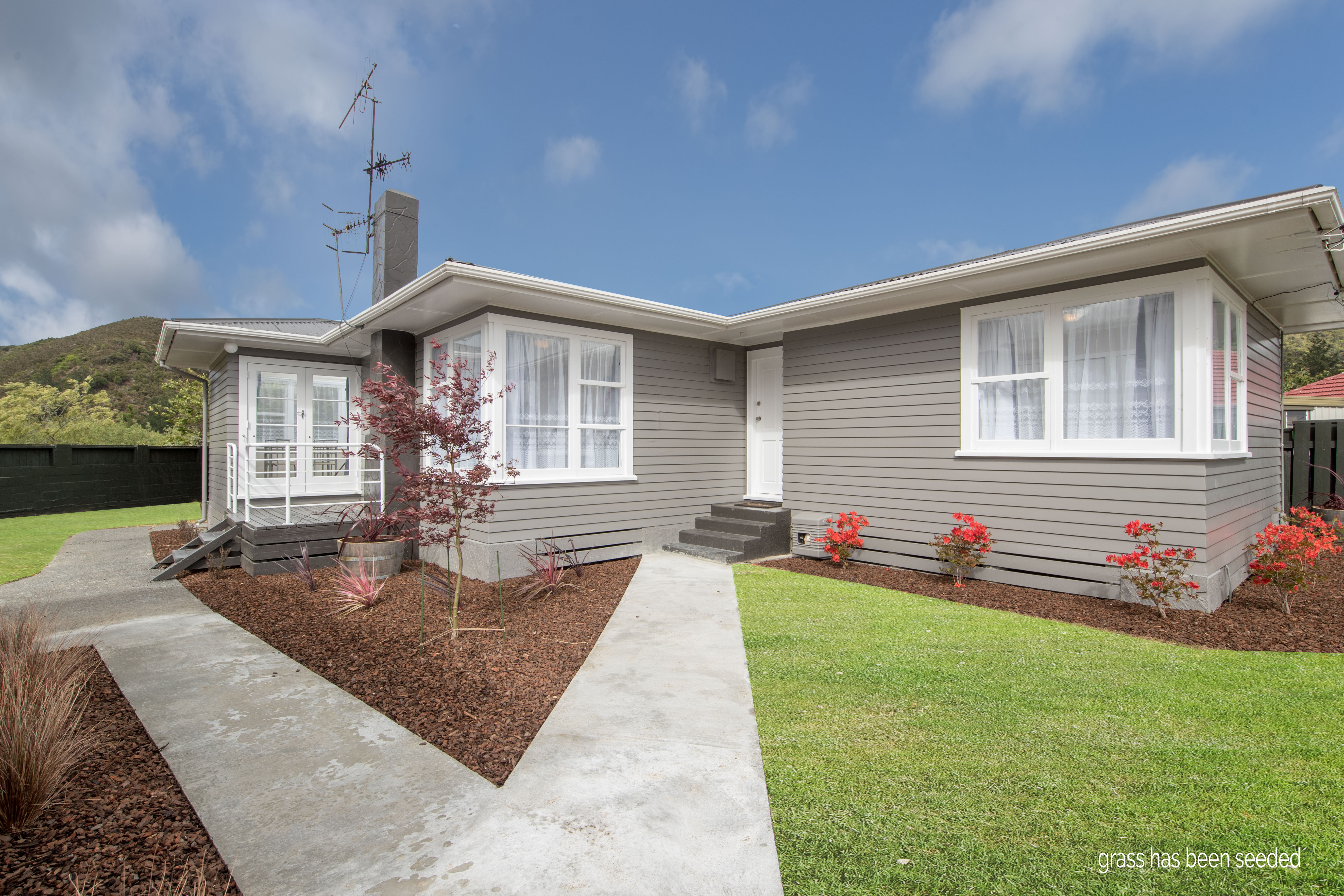 Free property data for 5 Willow Grove, Wainuiomata, Lower Hutt homes