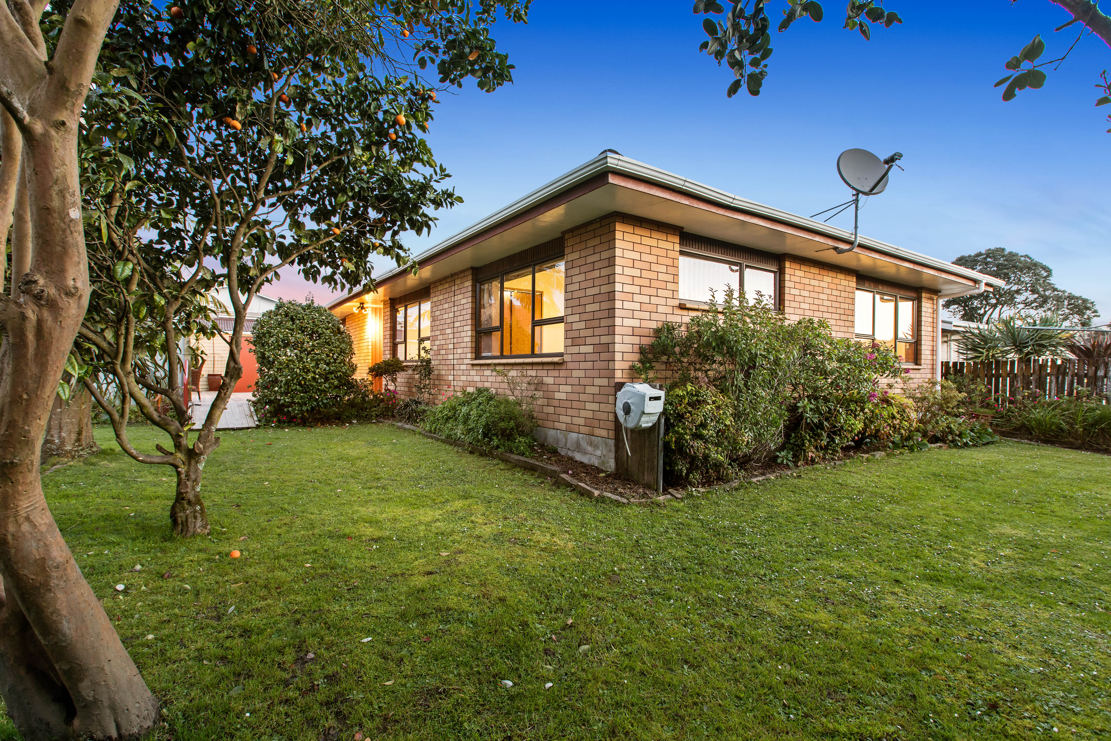 Free property data for 52 Brandon Road, Glen Eden, Auckland homes.co.nz