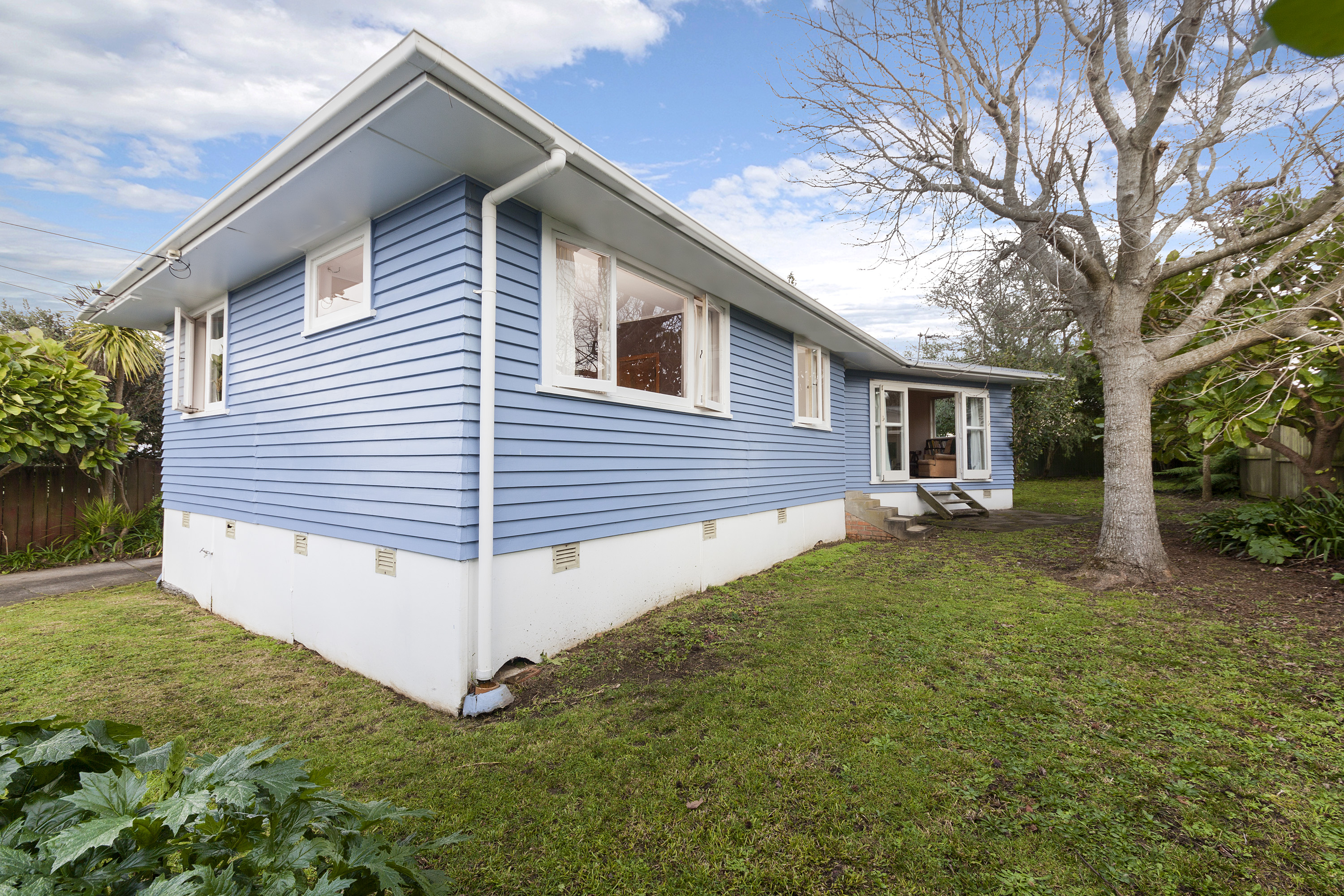 Free property data for 21 Toatoa Place, Mangere Bridge, Auckland