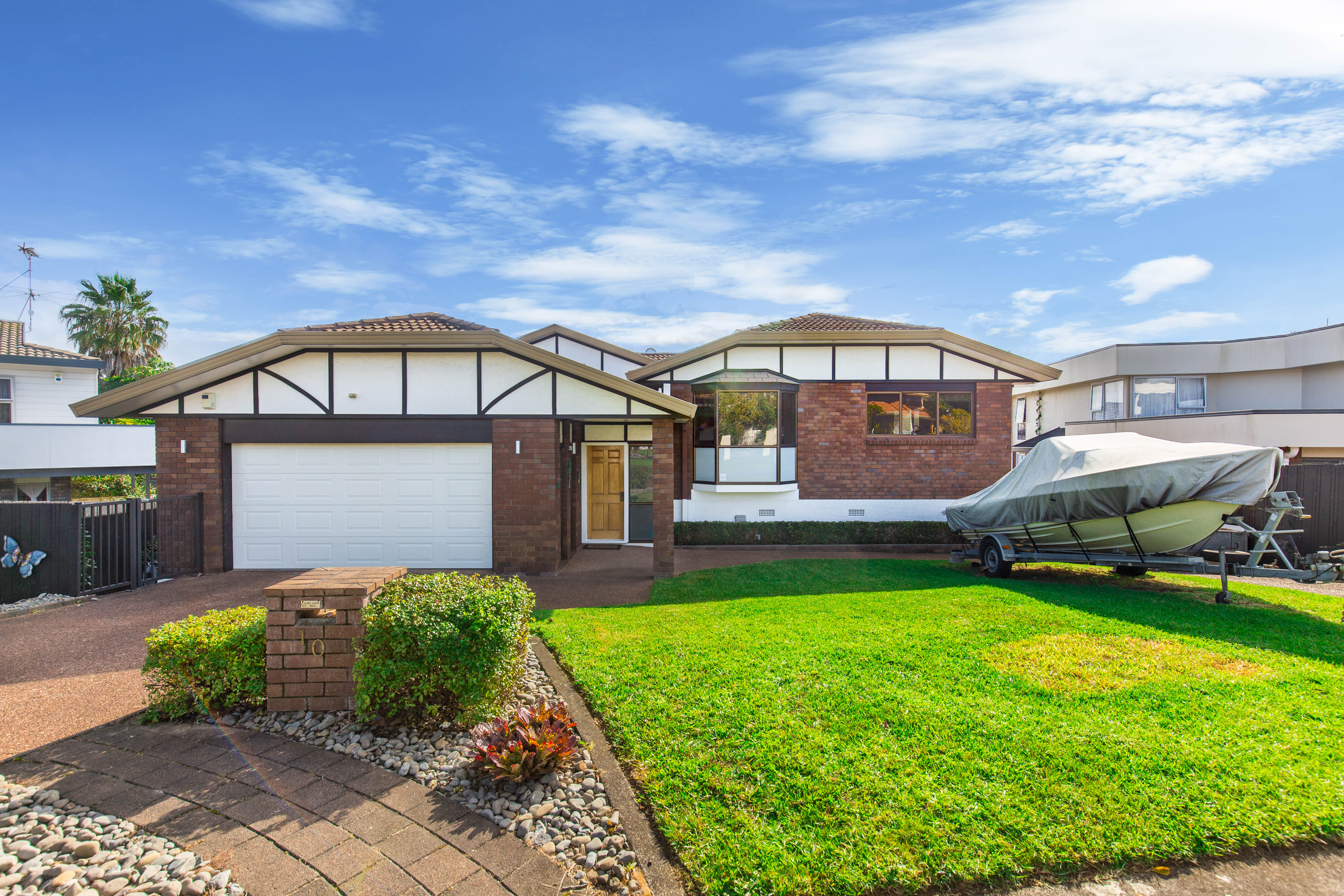 Free property data for 10 Kaniere Place, Half Moon Bay, Auckland