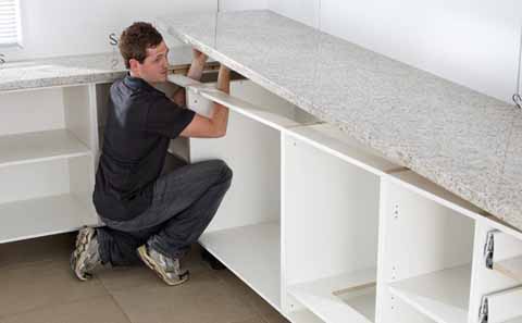 Installing the kitchen benchtop