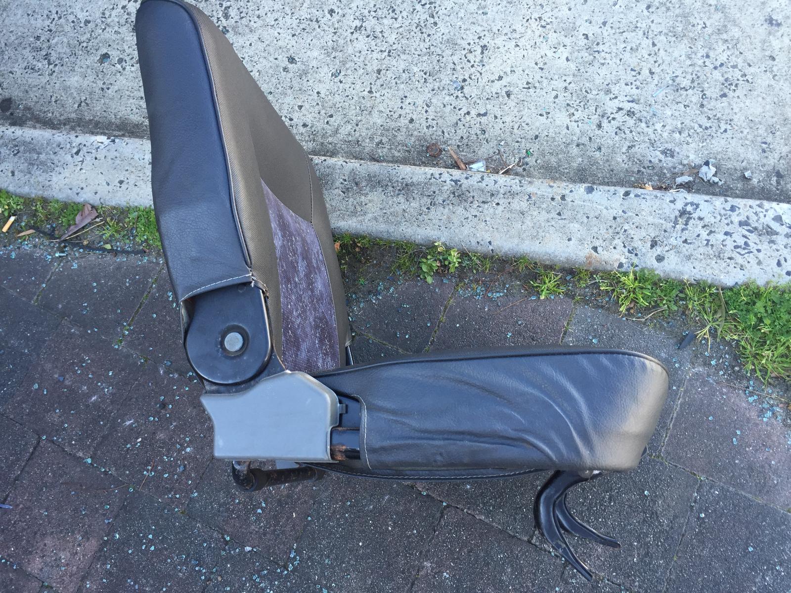 View Auto part Right Front Window Reg/Motor Suzuki Sierra 1998