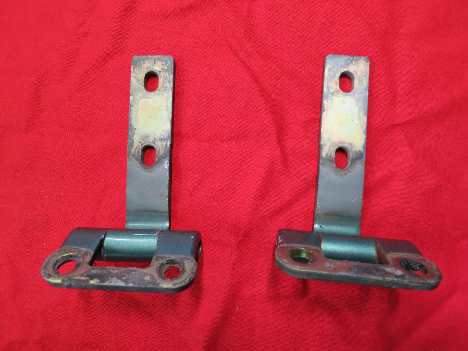 View Auto part Bonnet Hinge/Strut Suzuki Sierra 1998