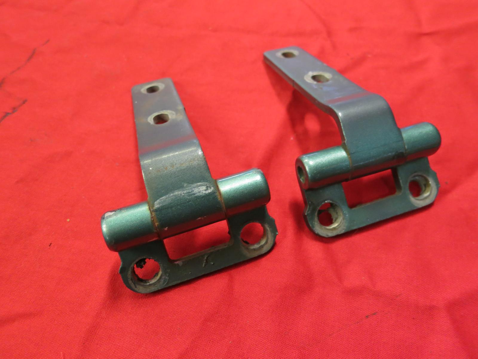 View Auto part Bonnet Hinge/Strut Suzuki Sierra 1998