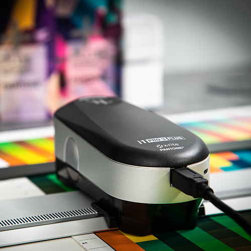 X rite i1 Publish Pro 3 plus spectrophotometer in use