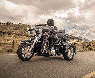 2019-TRI-GLIDE-ULTRA image
