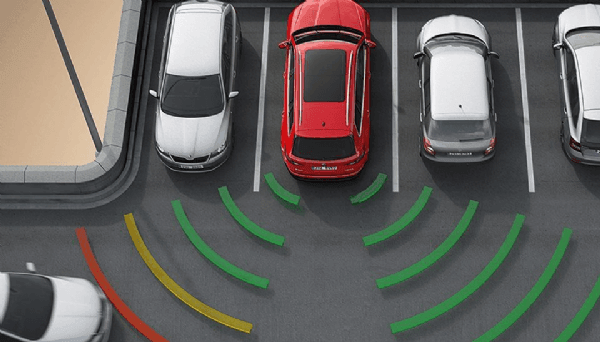 Skoda-Karoq-Rear Traffic Alert