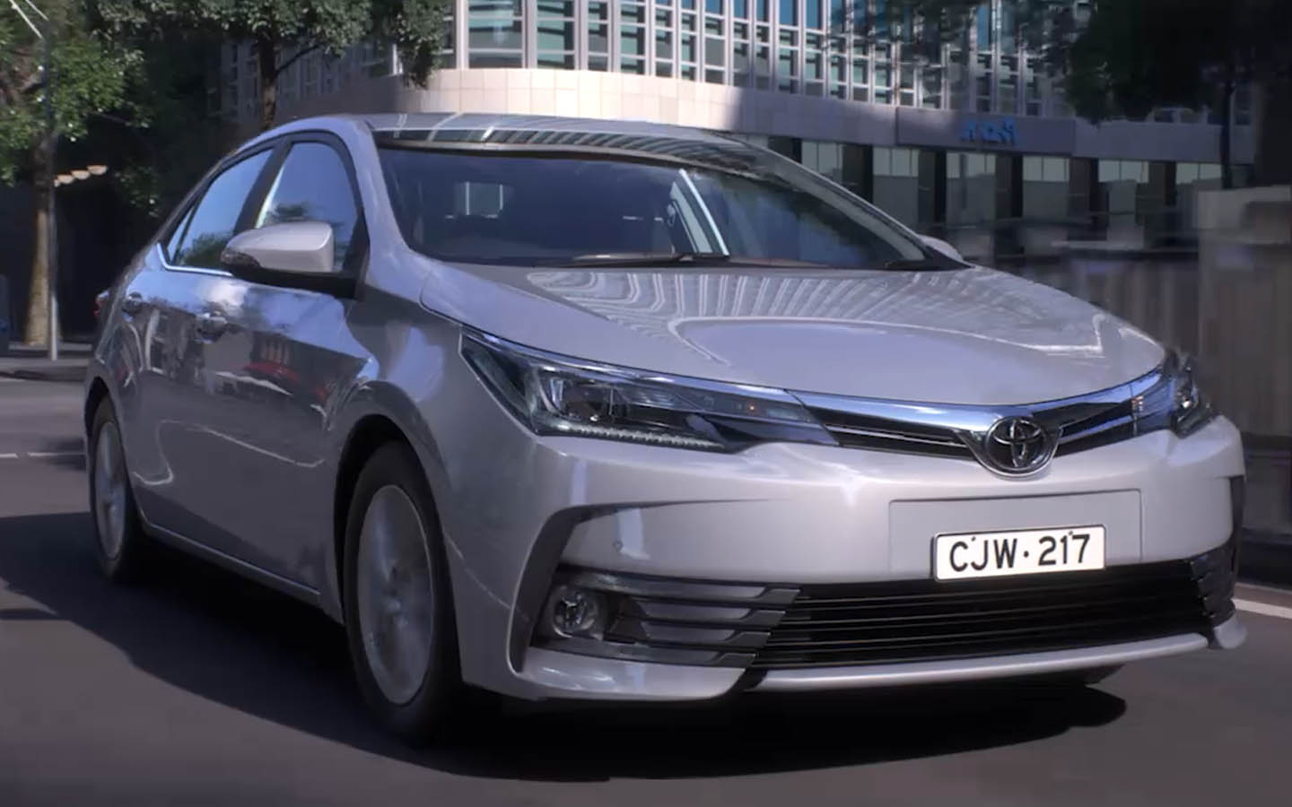 Corolla-Sedan-Performance-01