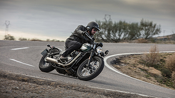 Triumph-BONNEVILLE BOBBER BLACK