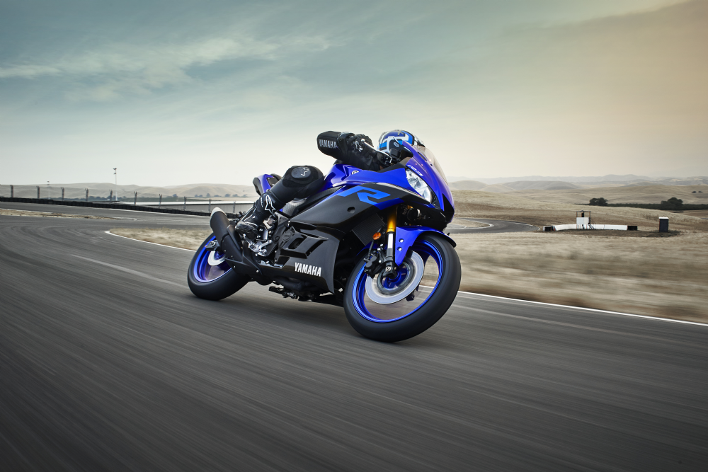 2019 YAMAHA YZF-R3 IS HERE