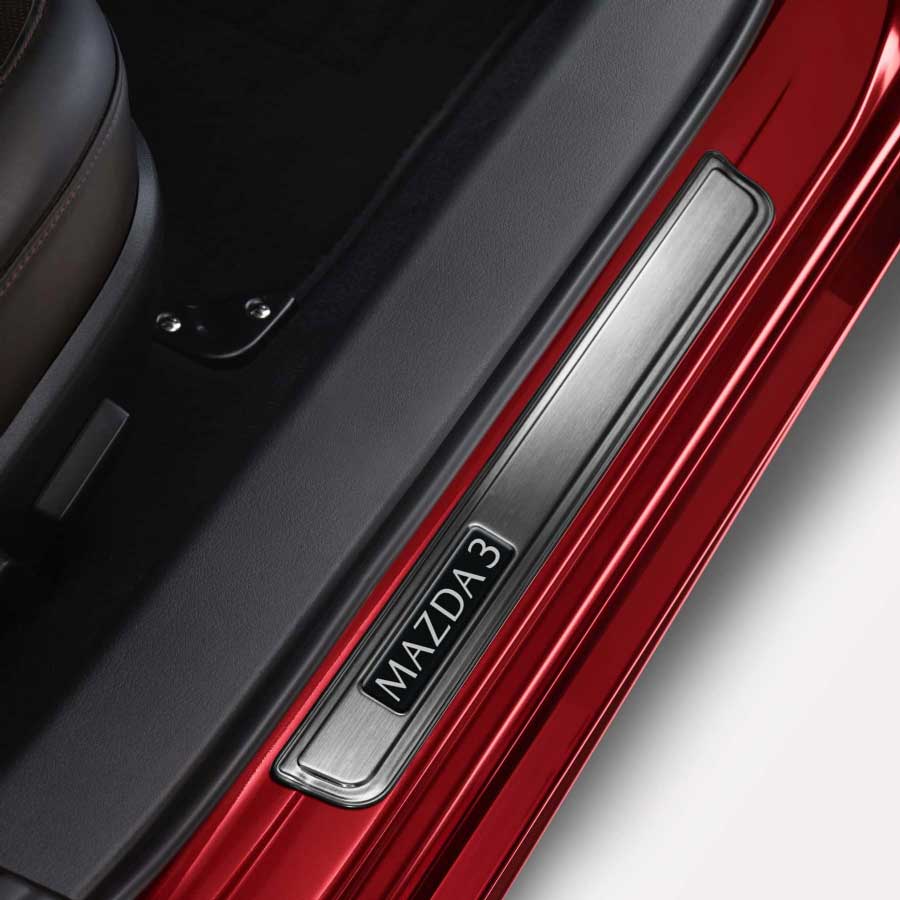 mazda3_hatch_scuff_plate