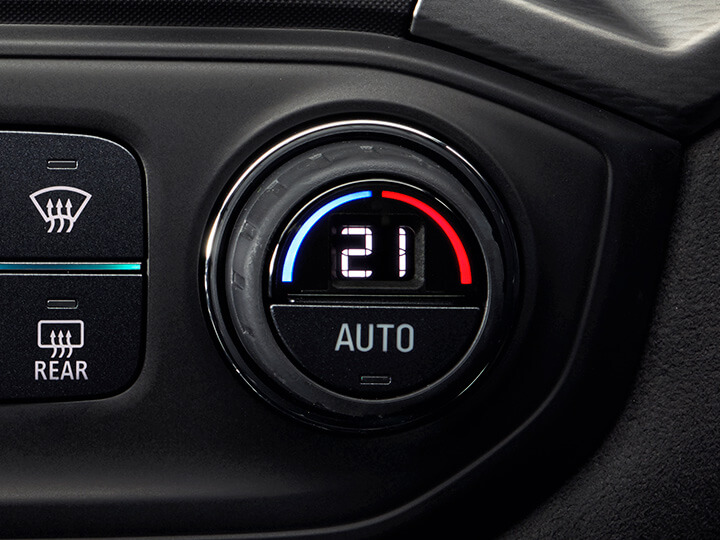 SportsCat - Interior - Electronic Climate Control