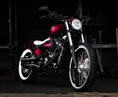 FXGT-Morgan-Wacker-Custom-Street-Bob image