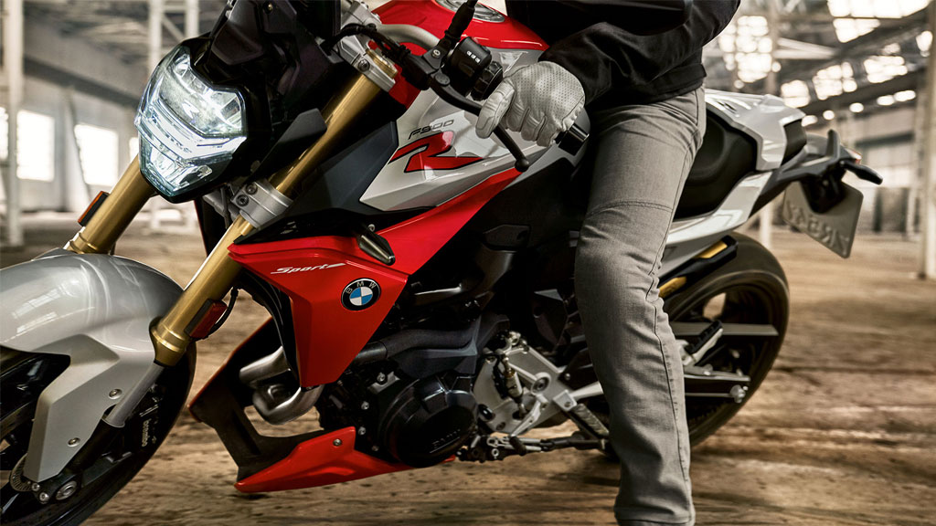 F800R-feature1