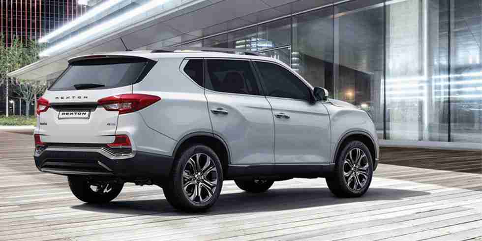ssangyong-rexton-rear-styling