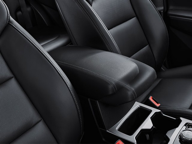 ssangyong-korando-sliding-armrest
