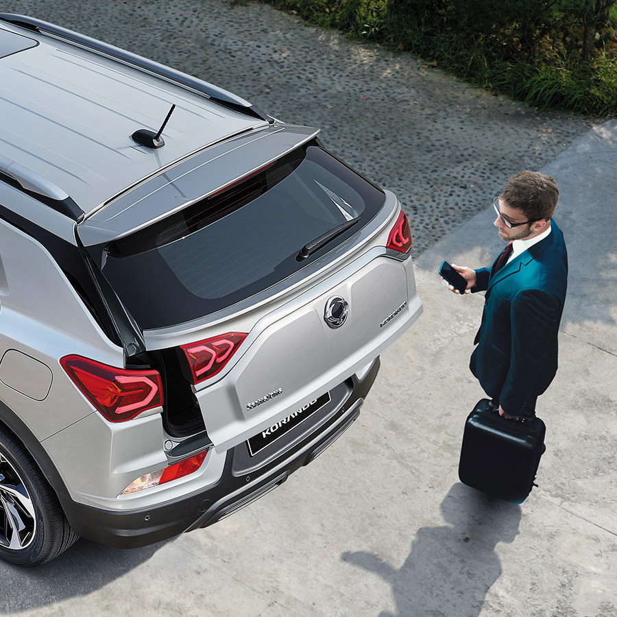 ssangyong-korando-powered-tailgate