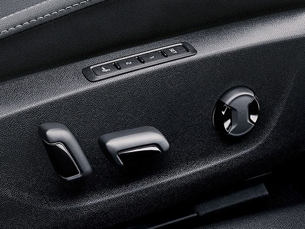 Skoda Octavia RS Electrically-Adjustable Front Seats