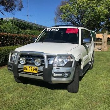 2017 Mitsubishi Pajero Exceed LWB (4X4) Small Image