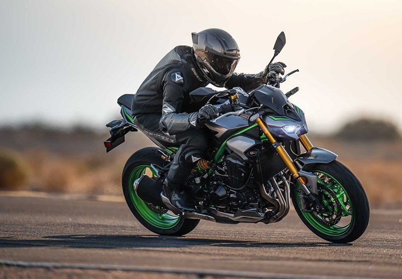 2025 KAWASAKI Z900 SE