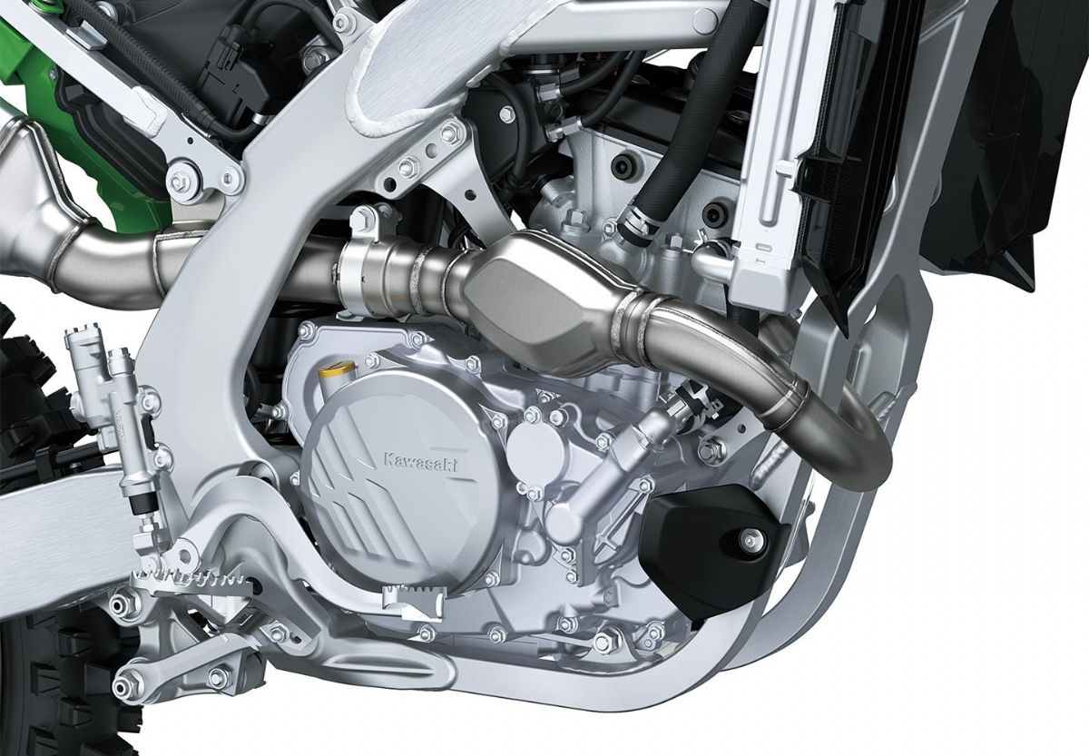 Symmetrically Aligned Intake And Exhaust