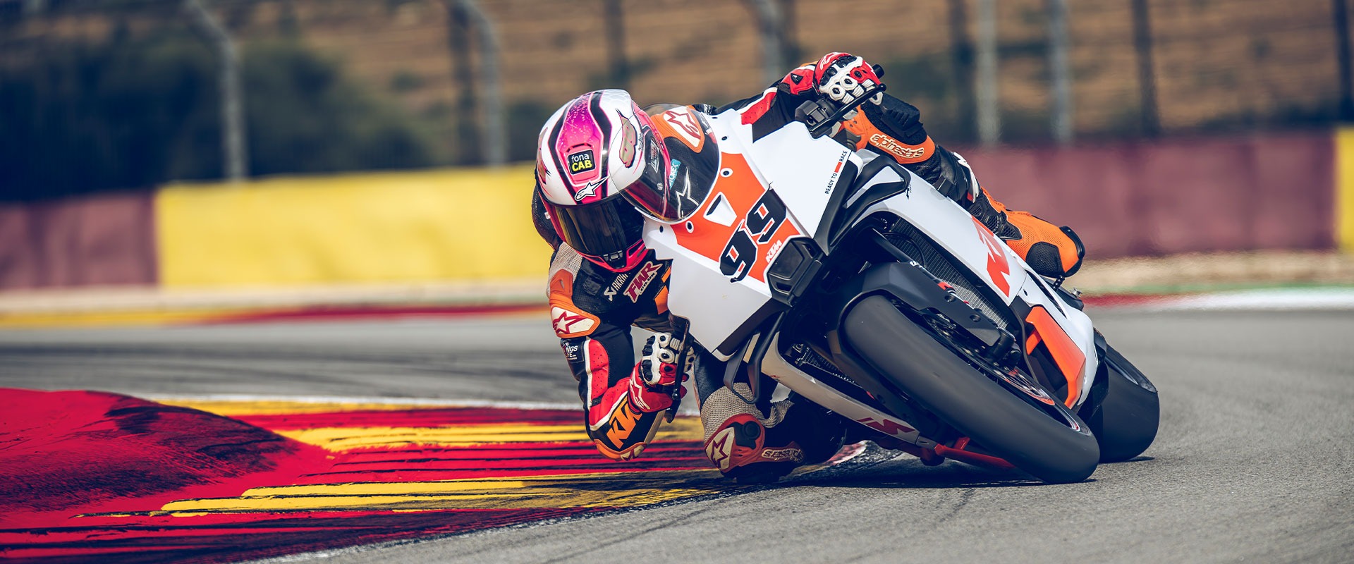 2026-ktm-990-rc-r-track-banner